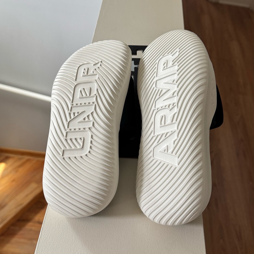 Brand new”Under Armour”(UA W Ignite Pro 8 SL)women slippers.Size-9,color-black🖤 - Picture 7 of 10